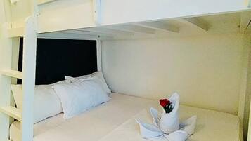 1 bedroom, premium bedding, free WiFi, bed sheets