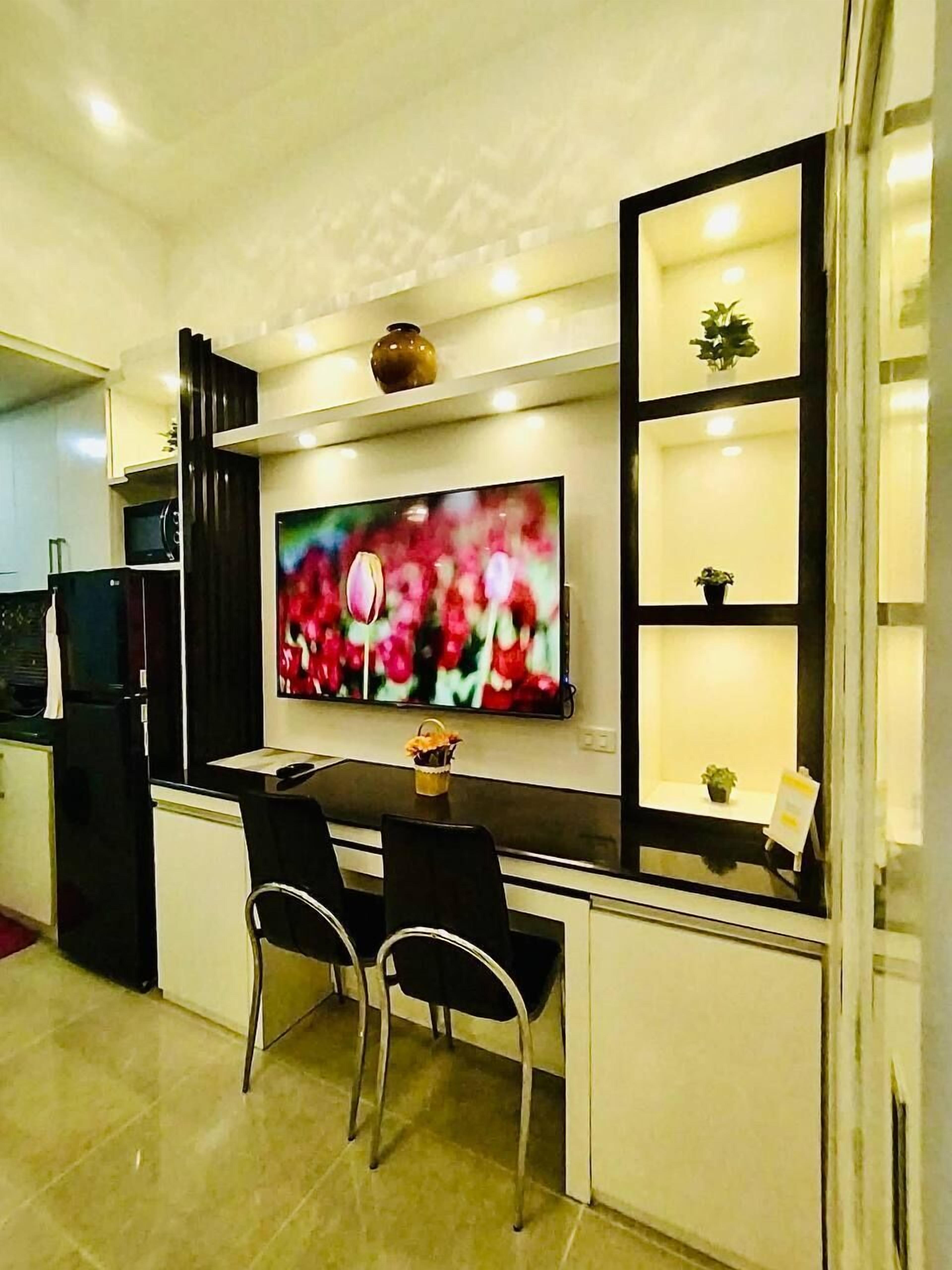 Family Condo, Pool Access, Pool View | In-room dining