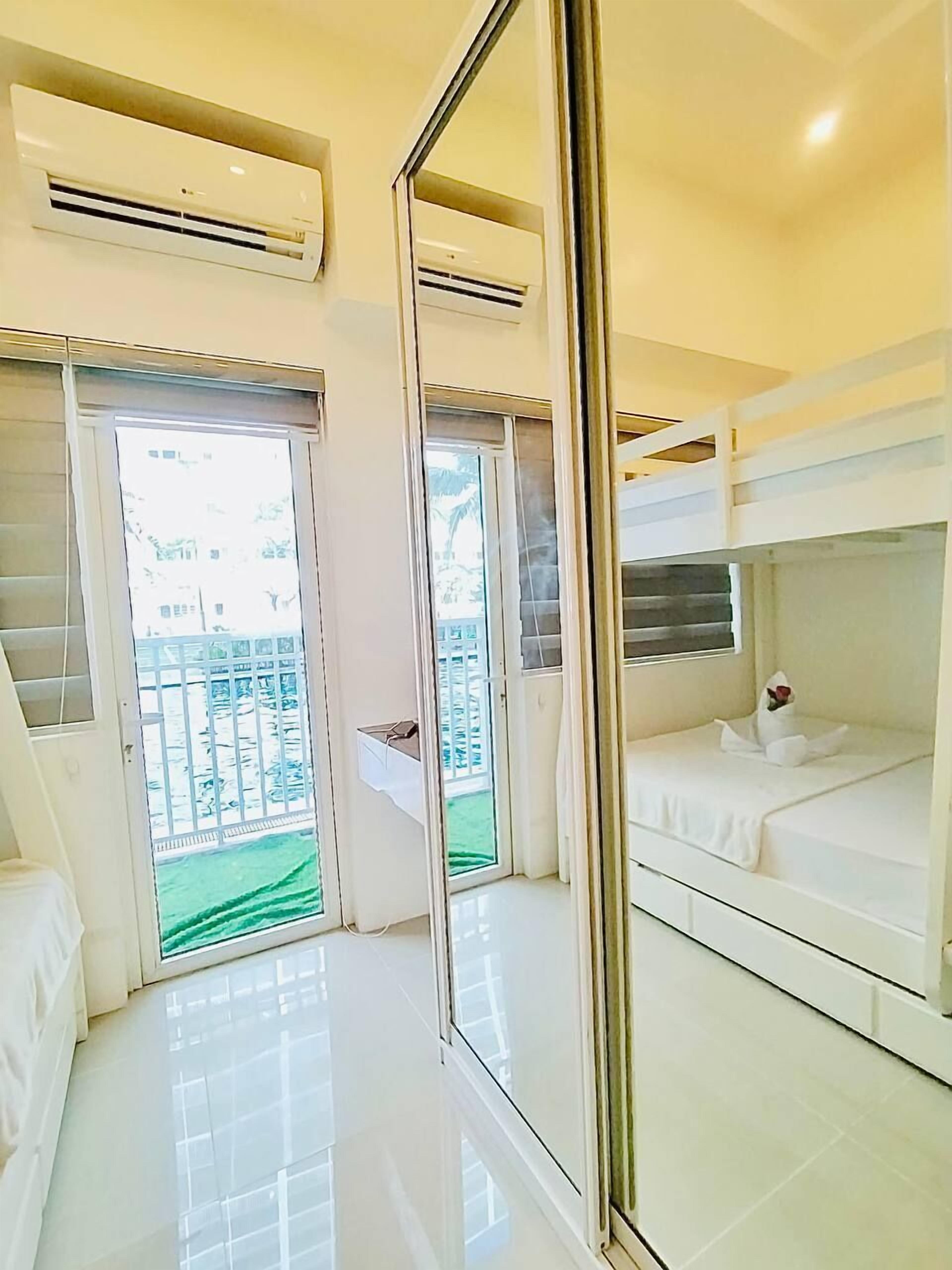 Apartamento familiar, acceso a la piscina, vistas a la piscina | Armario