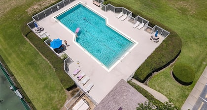 Spacious 5-BR Disney Pvt. Pool Villa in Brilliant Golf Resort