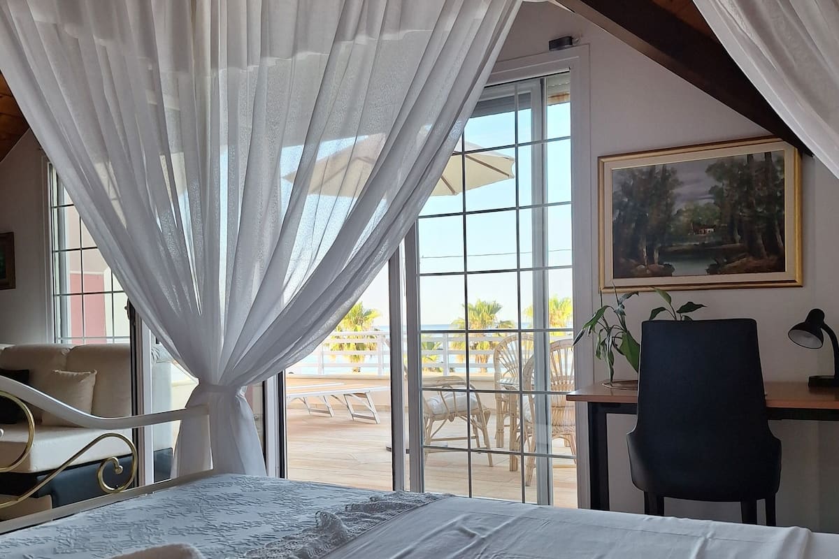 1 bedroom, iron/ironing board, free WiFi