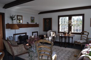 Books - Monhegan Island Maine - Private Seaside Cottage (Monhegan Island)