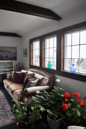 Books - Monhegan Island Maine - Private Seaside Cottage (Monhegan Island)