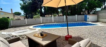 House with pool and private garden