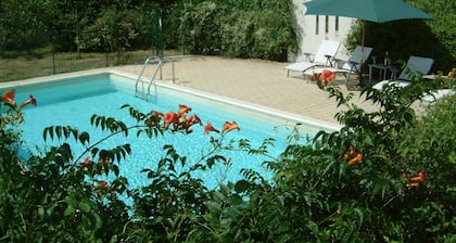 Beautiful 4-bedroom villa with inground pool in Jumilhac-le-Grand