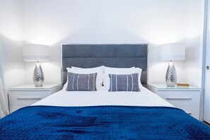 5 bedrooms, iron/ironing board, free WiFi, bed sheets - Fantastic 5BR Villa Near Disney - Priv. Pool & SPA (Kissimmee)