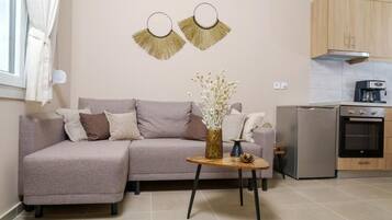 Suite, Terrasse | Wohnbereich | Smart-TV