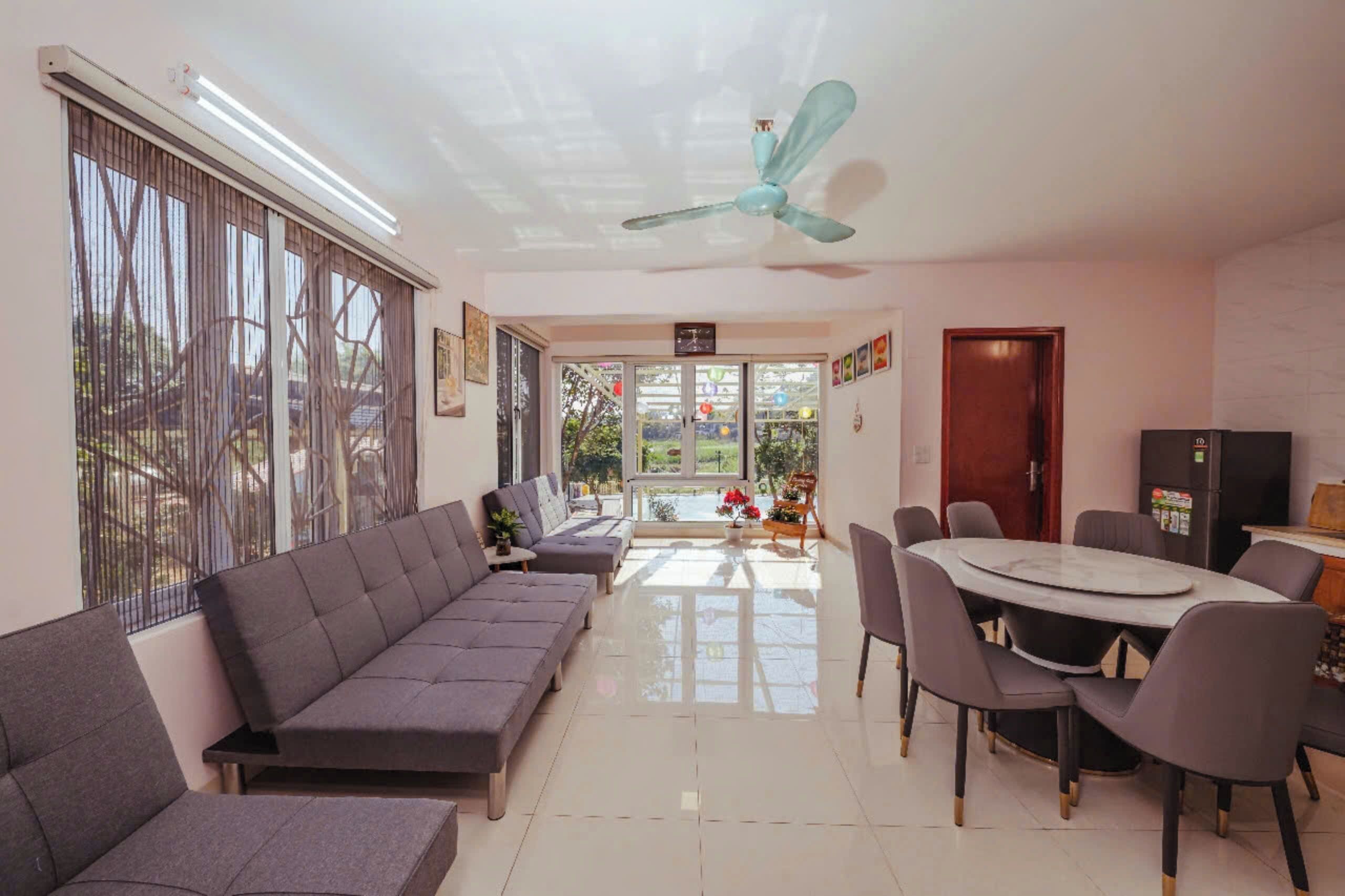 Lyxvilla - utsikt mot poolen | Eget kök | Kylskåp, ugn, spishäll och riskokare