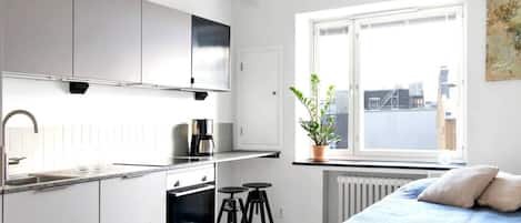 Basic Apartment, City View