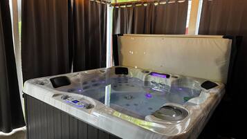 Tina de hidromasaje interior