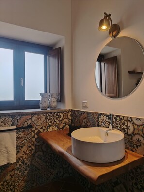 Room, Mobility Accessible | Bathroom