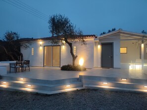 Terrace/patio - Gialova Bay Villa (Gialova)