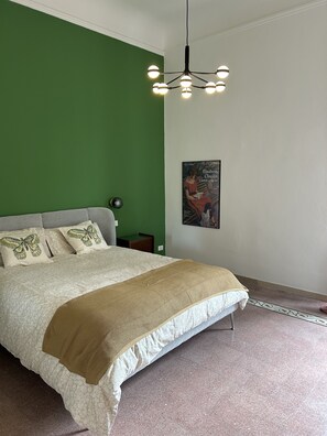 3 bedrooms, iron/ironing board, WiFi, bed sheets - Cozy family apartment near the center, accessible by car. (Firenze)