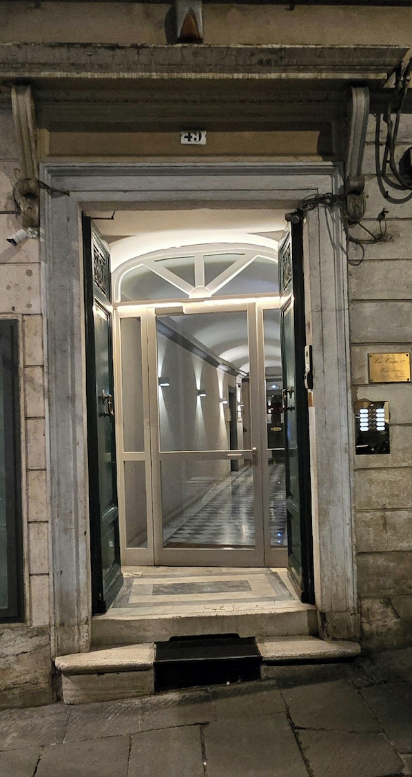 Fasade – kveld/natt