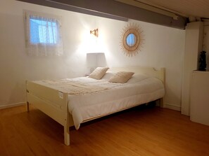 2 soveværelser, skrivebord, weekendseng, gratis Wi-Fi