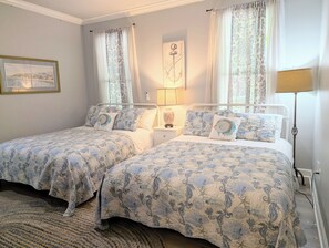 5 bedrooms, iron/ironing board, free WiFi, bed sheets - Daufuskie High Tide'r (Daufuskie Island)
