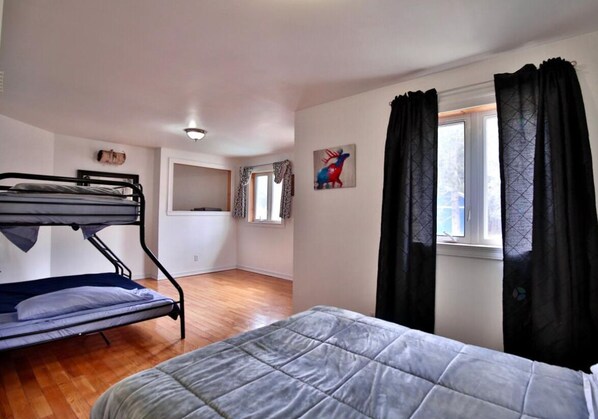 5 chambres, fer et planche à repasser, Wi-Fi, literie fournie