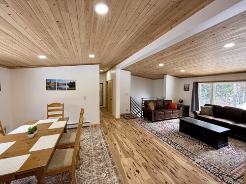 Forest Lake Haven close to Lake George and Gore Mountain, 5 BR spacious and NEW