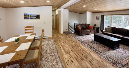 Forest Lake Haven close to Lake George and Gore Mountain, 5 BR spacious and NEW