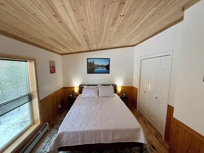 5 bedrooms, travel cot, free WiFi, bed sheets