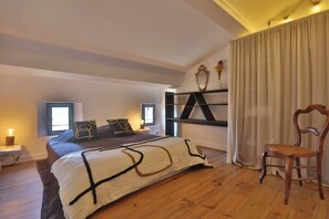 4 bedrooms, desk, iron/ironing board, WiFi - La paisible en Luberon (Joucas)