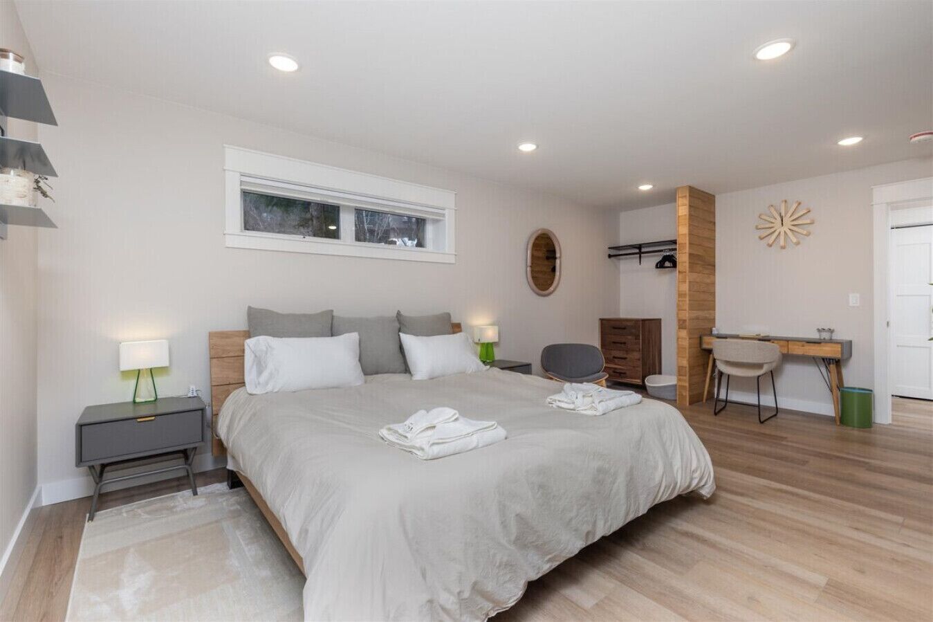3 bedrooms, desk, iron/ironing board, free WiFi