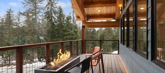 New, Modern, Spacious Alyeska Vacation Home