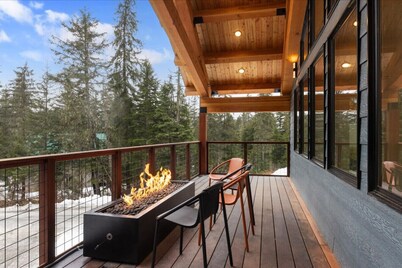 3 King Suites Near Alyeska | Sauna & Mountain Views