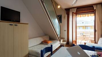Appartement, 1 slaapkamer, balkon, uitzicht op oceaan | Woonkamer