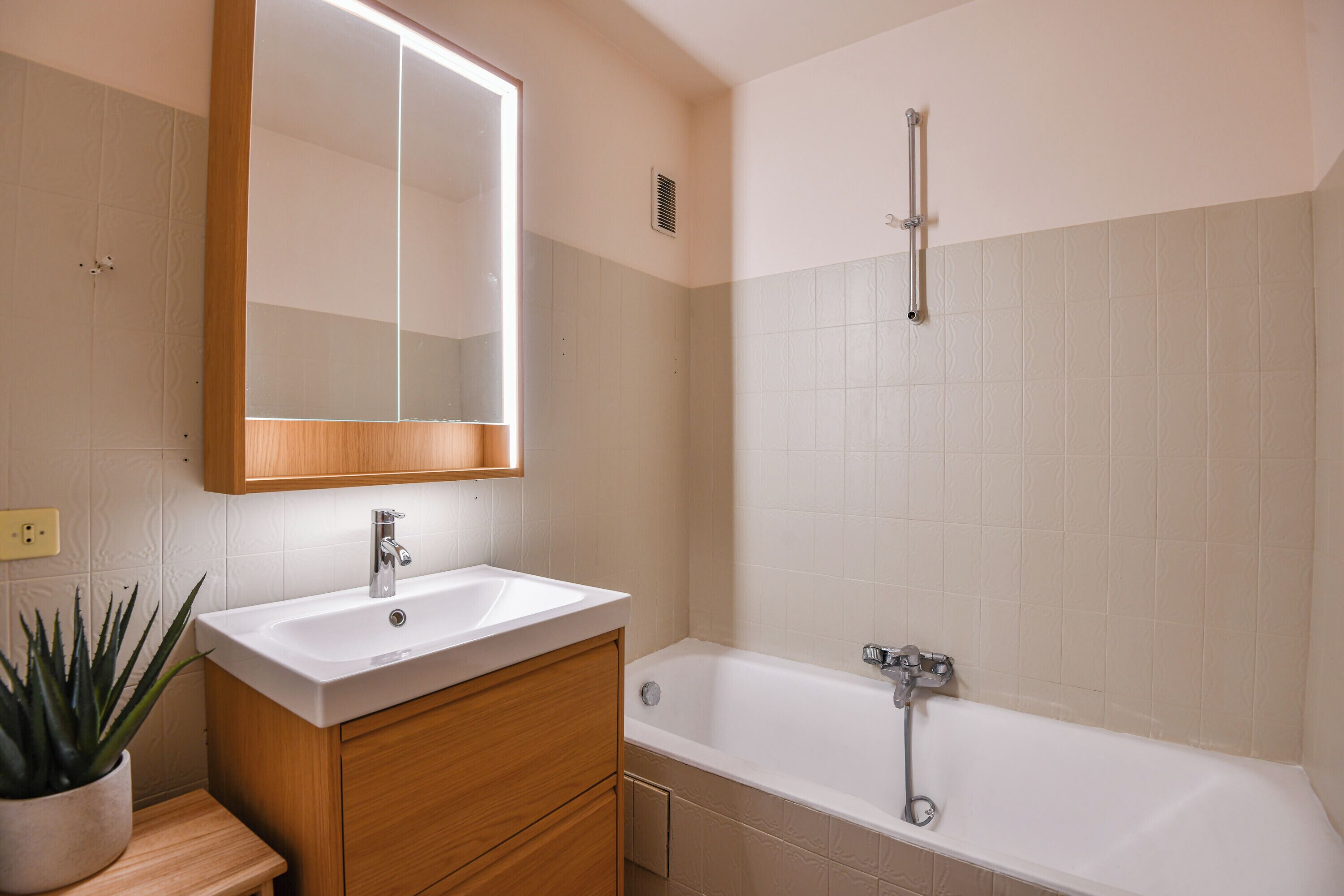 Secador de pelo, toallas