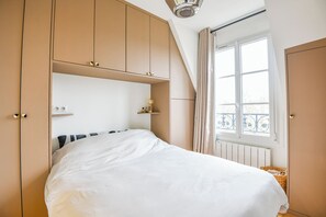 1 chambre, fer et planche à repasser, Wi-Fi, draps fournis