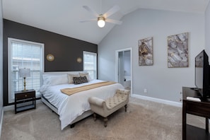 3 bedrooms, in-room safe, iron/ironing board, WiFi - Columbus/Ft Moore Skylight Retreat (Columbus)