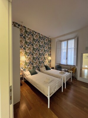 3 chambres, fer et planche à repasser, Wi-Fi, draps fournis