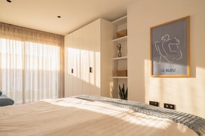 3 bedrooms, in-room safe, desk, iron/ironing board