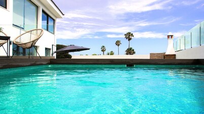 Villa Brisamar with sea views and heated pool