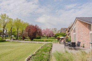 Outdoor dining - Vacation home Hofkiek - Farm Hopp Vadersdorf (Fehmarn)