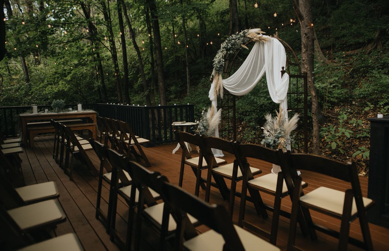 منطقة خارجية لإقامة الولائم والاحتفالات