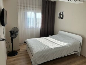 3 bedrooms, WiFi, bed sheets