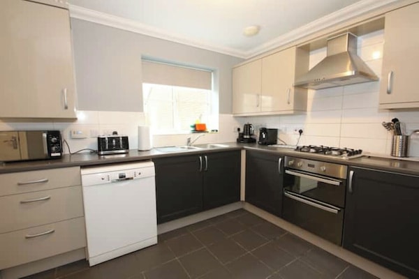 Frigorífic, microones, forn i placa de cuina