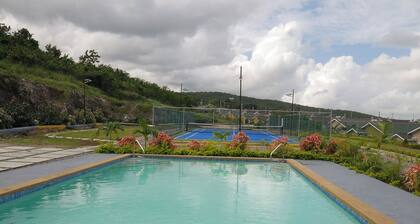 2 Bedroom House near Martha Brae River Rafting