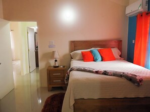 2 chambres, fer et planche à repasser, Wi-Fi, draps fournis