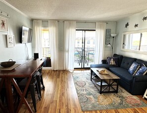 Smart TV - Seaside Serenity-An Ocean view Condo for Rent in a Luxury Beachfront Resort (Hilton Head Island)