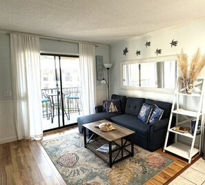 Smart TV - Seaside Serenity-An Ocean view Condo for Rent in a Luxury Beachfront Resort (Hilton Head Island)