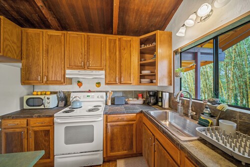 Welcome to your Hale Away From Home!