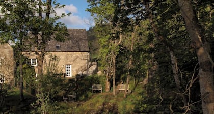 Kiln House: Idyllically situated Highland home with wildlife garden and river.