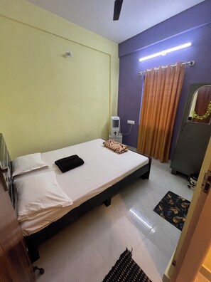 3 bedrooms, iron/ironing board, WiFi - Stadium View Cozy Private Apartment Near BIEC Bengalore (bengalore)