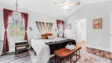 4 dormitoris, escriptori i planxa i posts de planxar