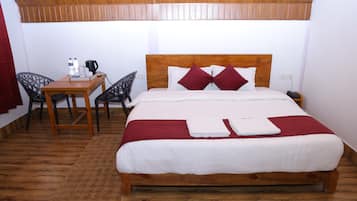Luxury Quadruple Room, Balcony, River View | Premium bedding, desk, soundproofing, bed sheets