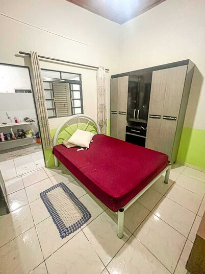 SIMPLE AND COZY ROOM