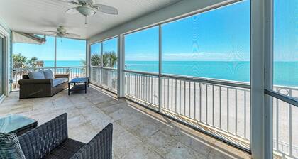 Beachfront Palace with Birdseye Rooftop Deck!